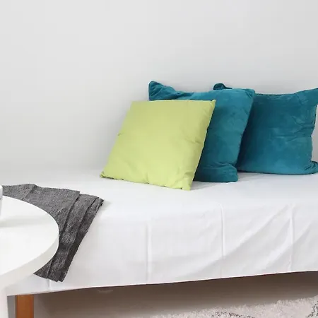 Pasila Studio, Near Expo 公寓